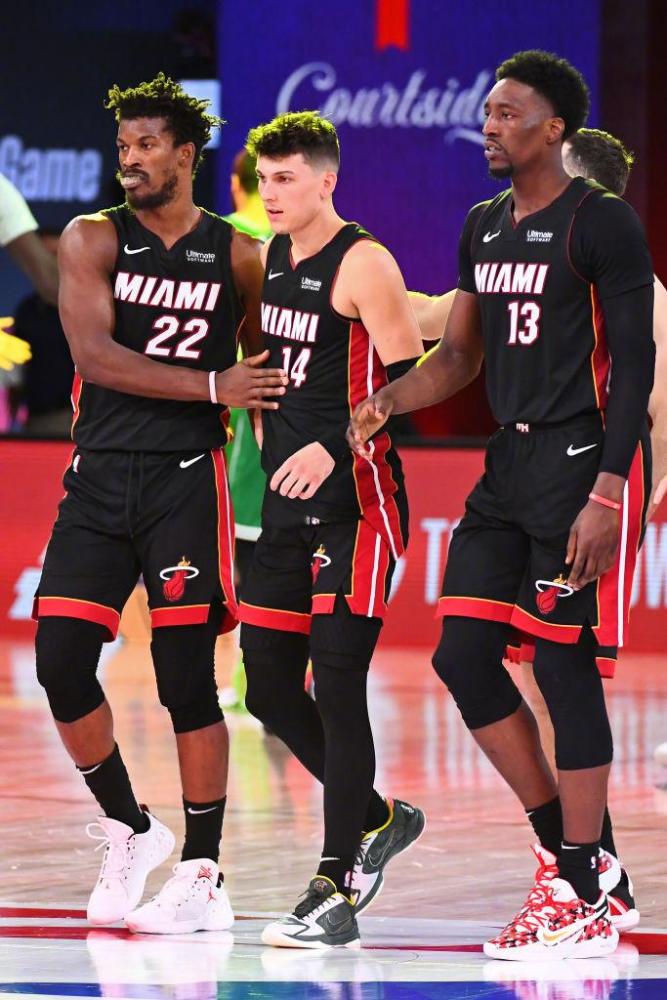 成为全场焦 成为全场焦